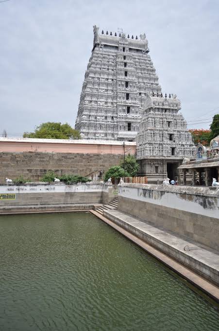 Hotels near Arunachaleswarar Temple in Tiruvannamalai offering comfortable rooms and modern amenities.